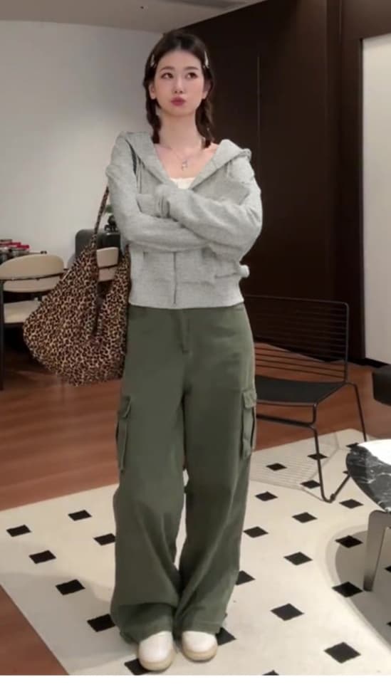 ゆったりシルエット裏起毛ジップパーカー