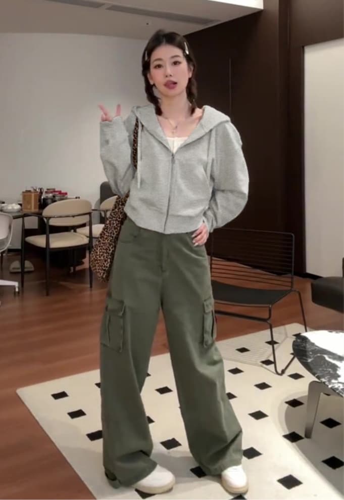 ゆったりシルエット裏起毛ジップパーカー