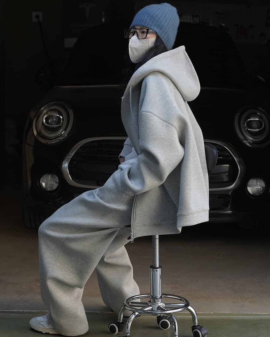 オーバーサイズ ジップパーカー ルーズシルエット